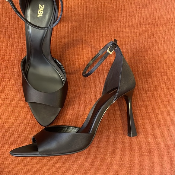 ZARA Strappy Satin Heels Size 10 - Picture 4 of 8